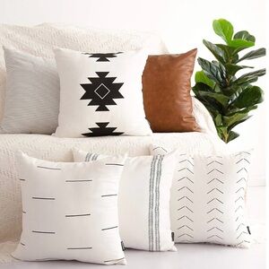 COPY - Selling 6 (six ) throw pillows. All Brand New.